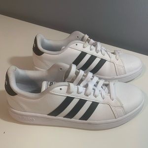 Adidas Womens Shoe size 7 White
